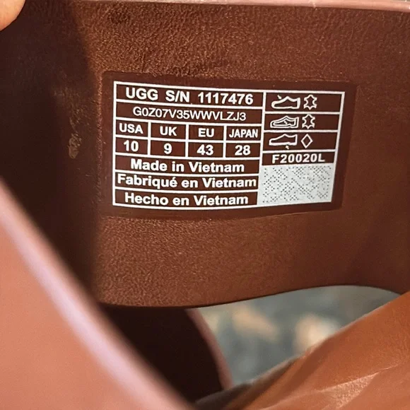 UGG Brown Leather Cross-Strap Sandals - Picture 4 of 6